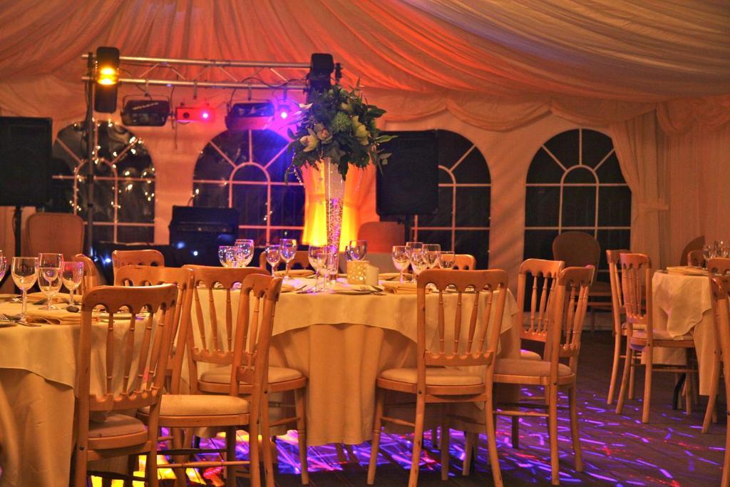 Millhouse Hotel And Riverside Restaurant Sharnbrook Buitenkant foto