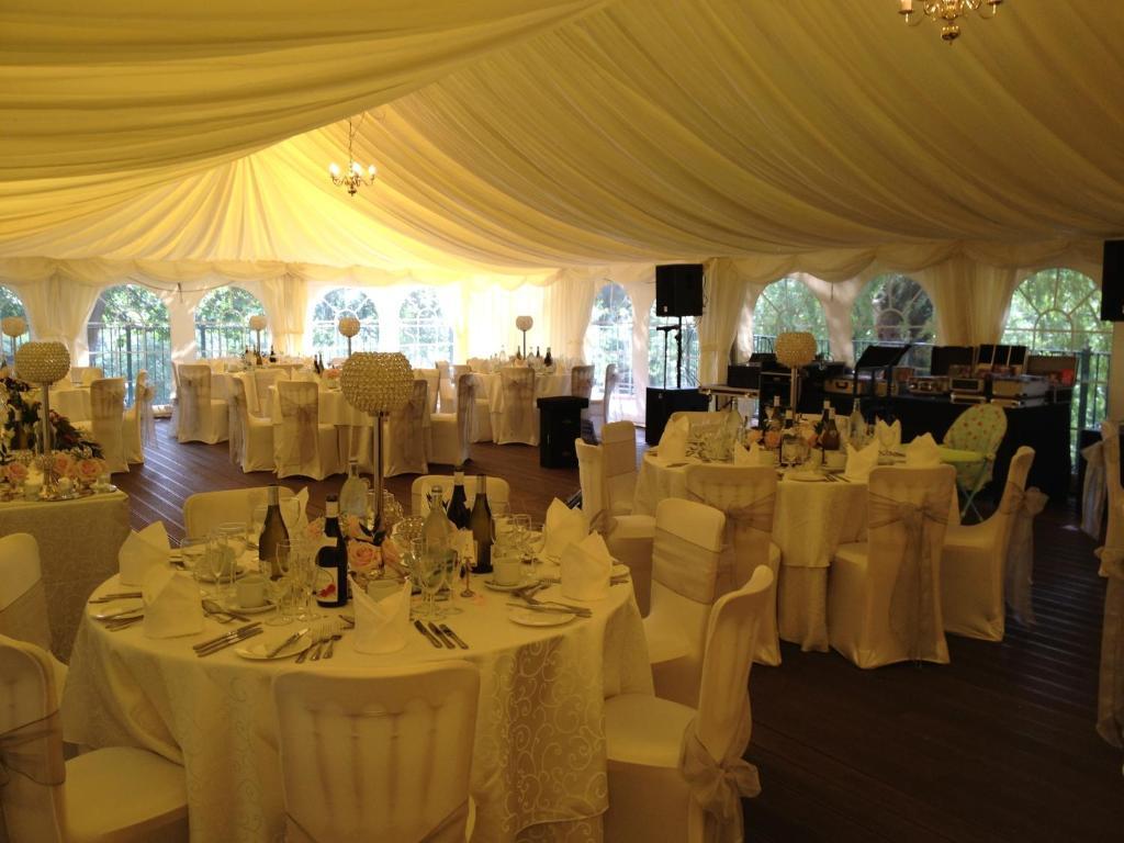 Millhouse Hotel And Riverside Restaurant Sharnbrook Buitenkant foto