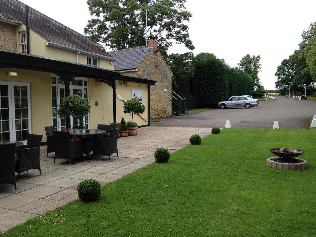 Millhouse Hotel And Riverside Restaurant Sharnbrook Buitenkant foto
