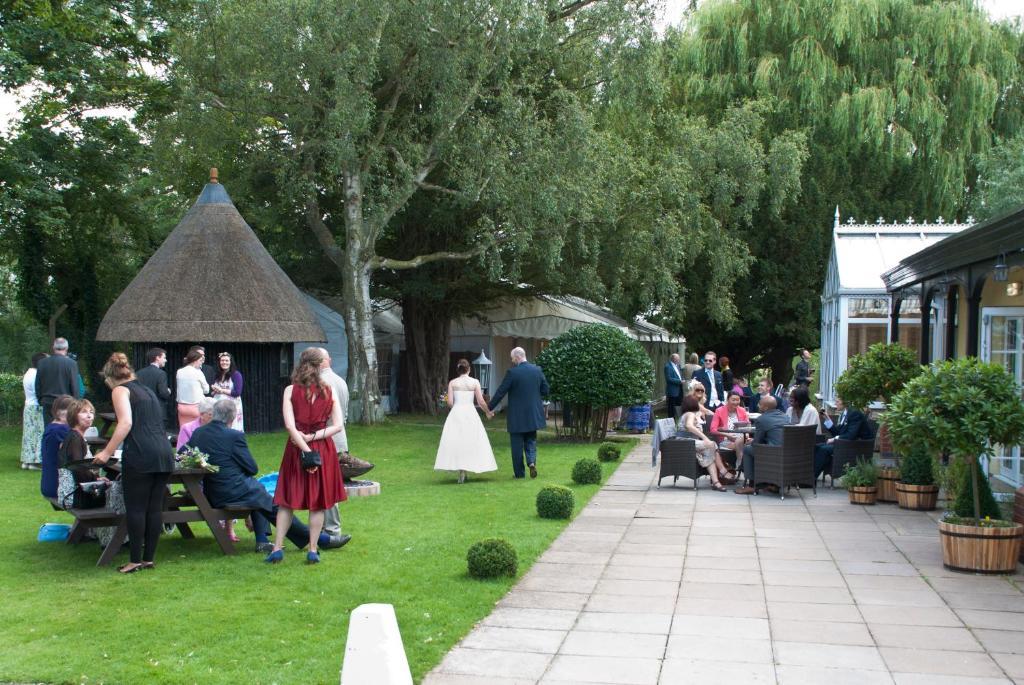 Millhouse Hotel And Riverside Restaurant Sharnbrook Buitenkant foto
