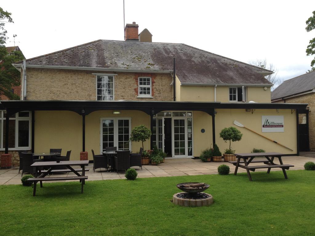 Millhouse Hotel And Riverside Restaurant Sharnbrook Buitenkant foto